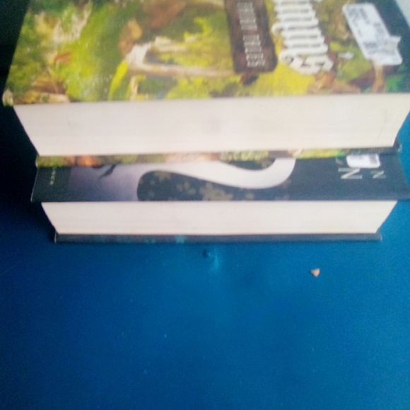 Book collection - Picture 4 of 12